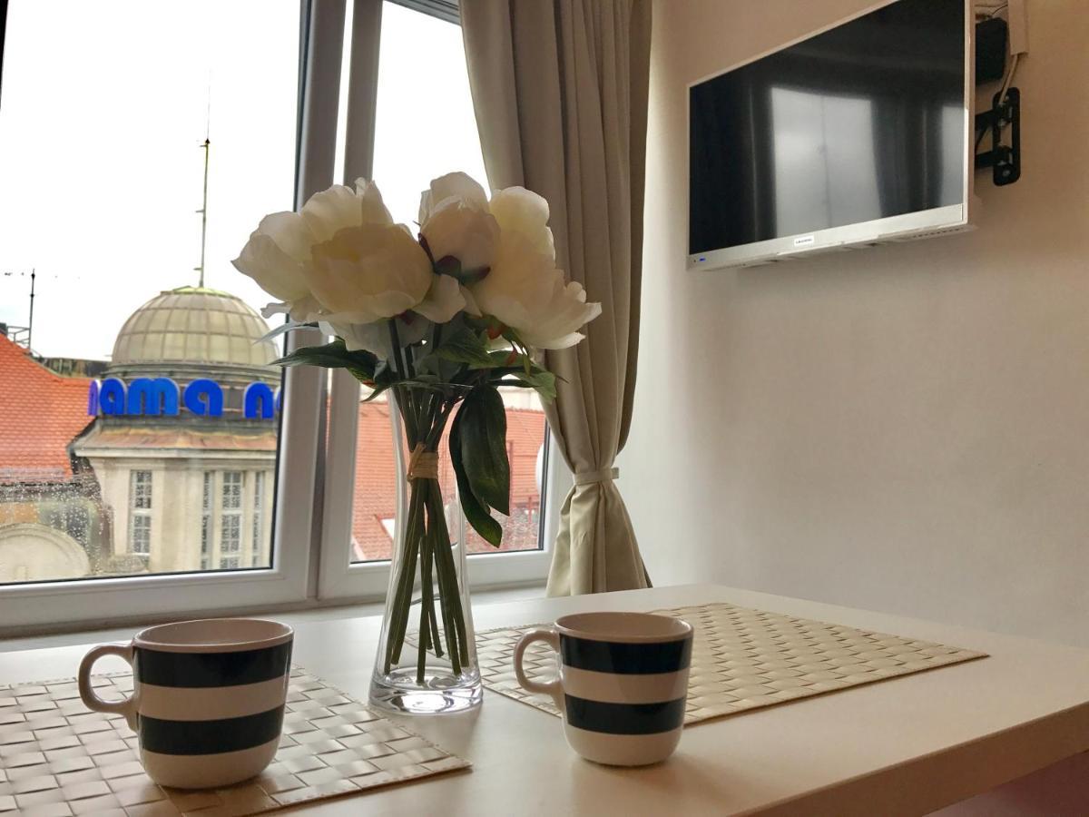 Studio Apartment With A View Of Ban Jelacic Square Zagreb Exterior foto