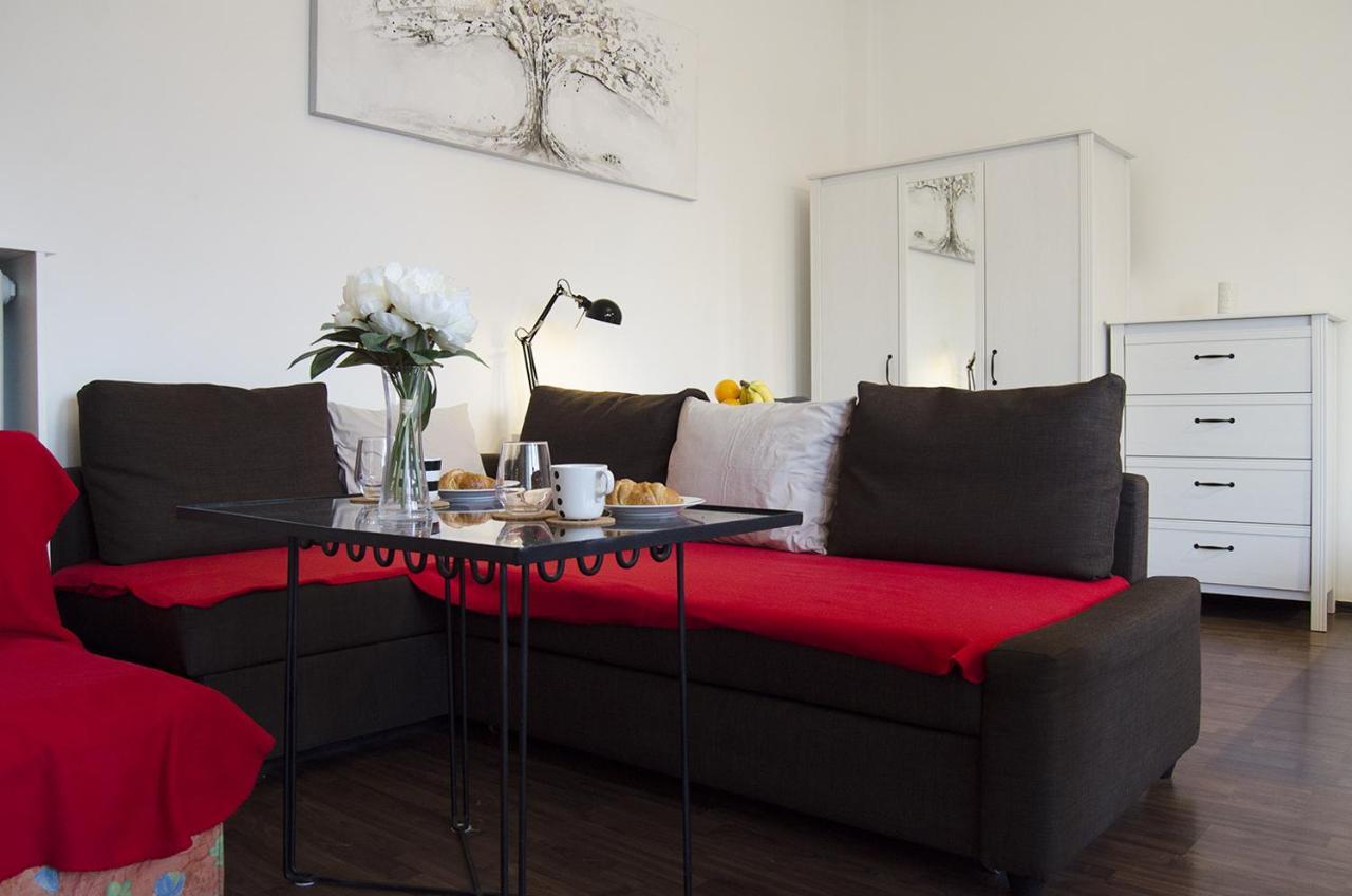 Studio Apartment With A View Of Ban Jelacic Square Zagreb Exterior foto